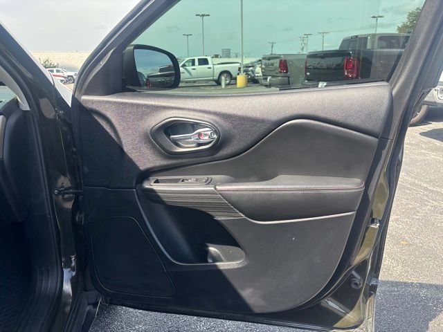 Used 2016 Jeep Cherokee 75th Anniversary AWD/4WD image 19