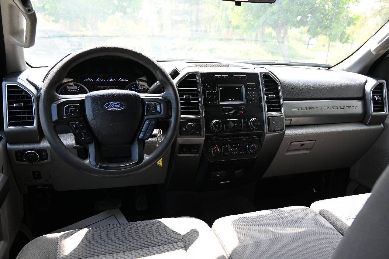 Used 2018 Ford F350 XLT w/ XLT Value Package RWD image 10
