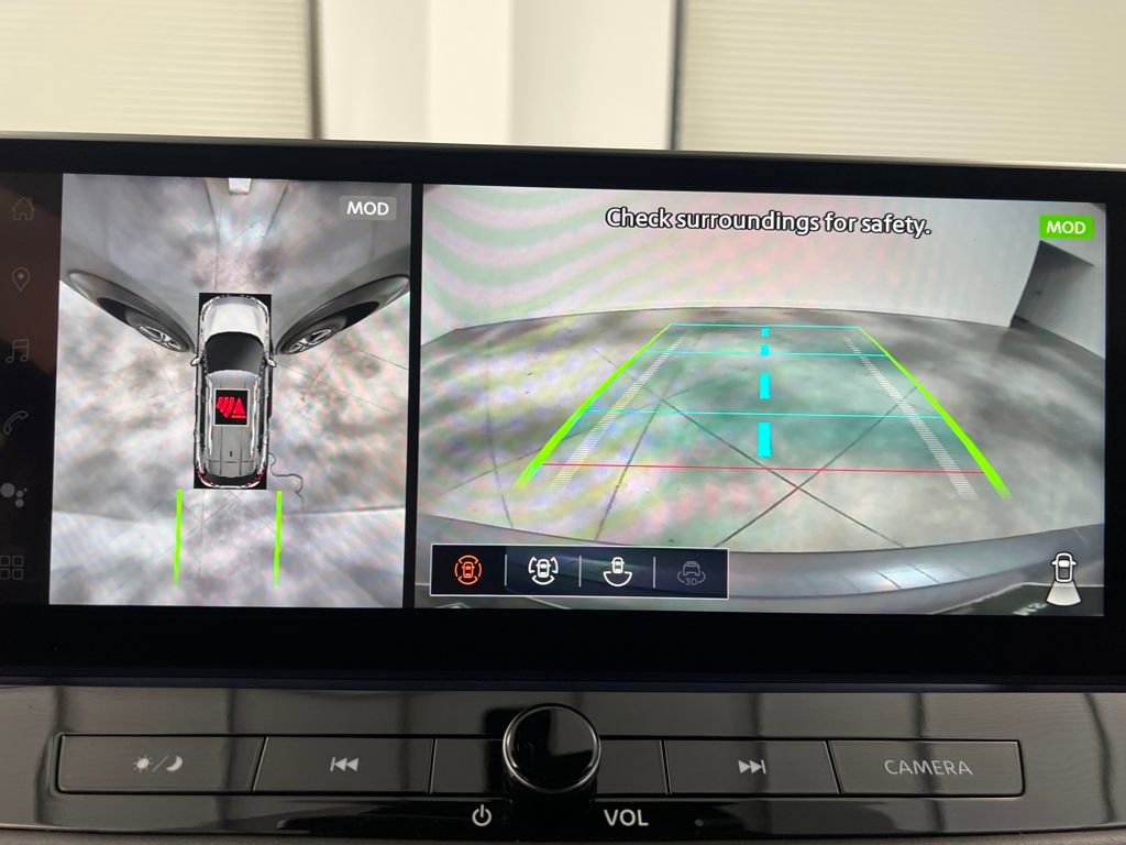 Used 2025 Nissan Rogue SL image 58