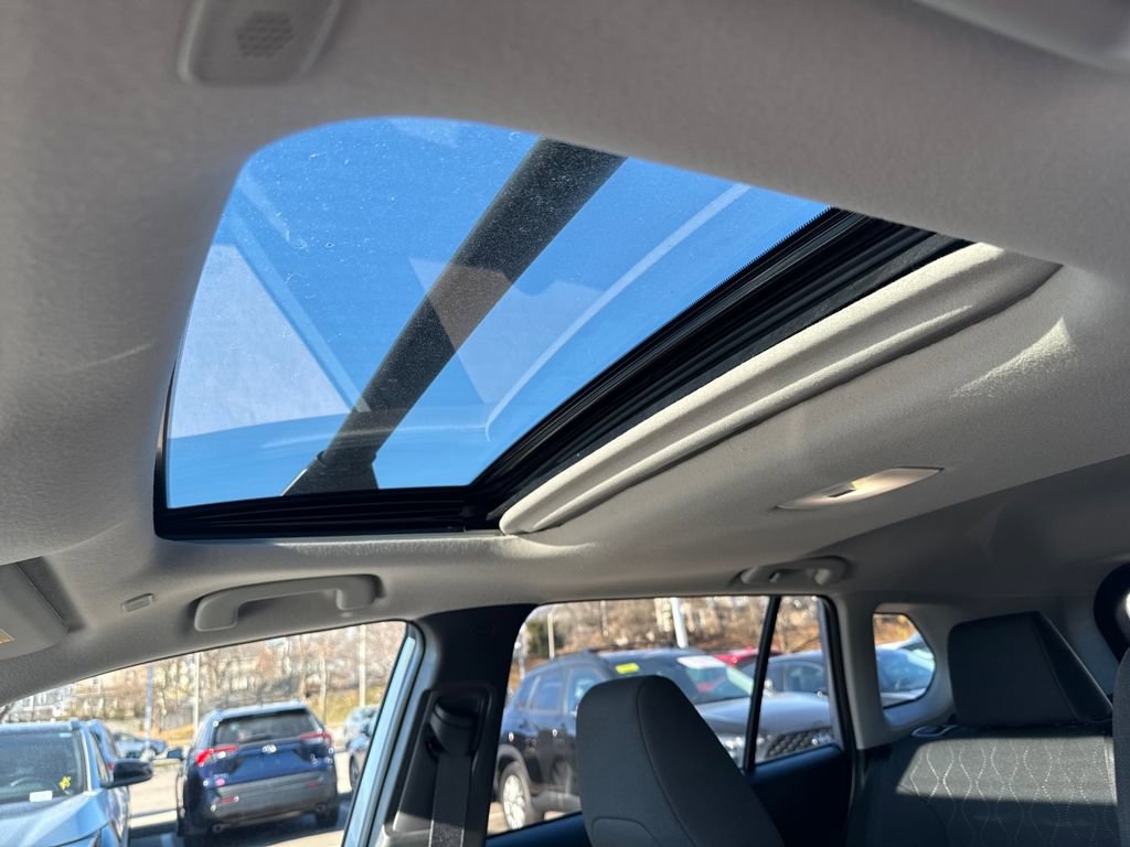 Used 2024 Toyota Corolla Cross LE image 16