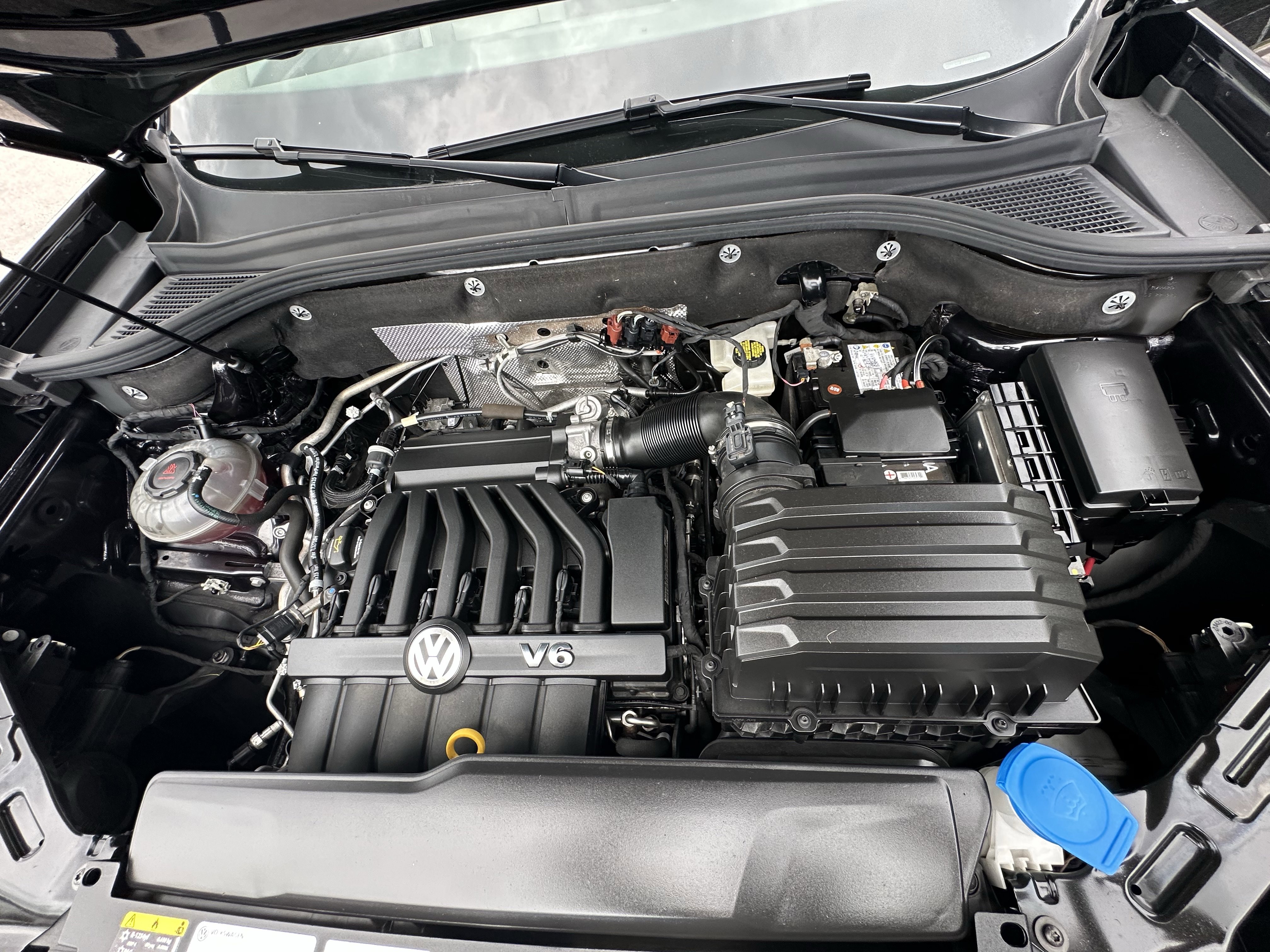 Used 2022 Volkswagen Atlas SE w/ Black Wheel Package image 40