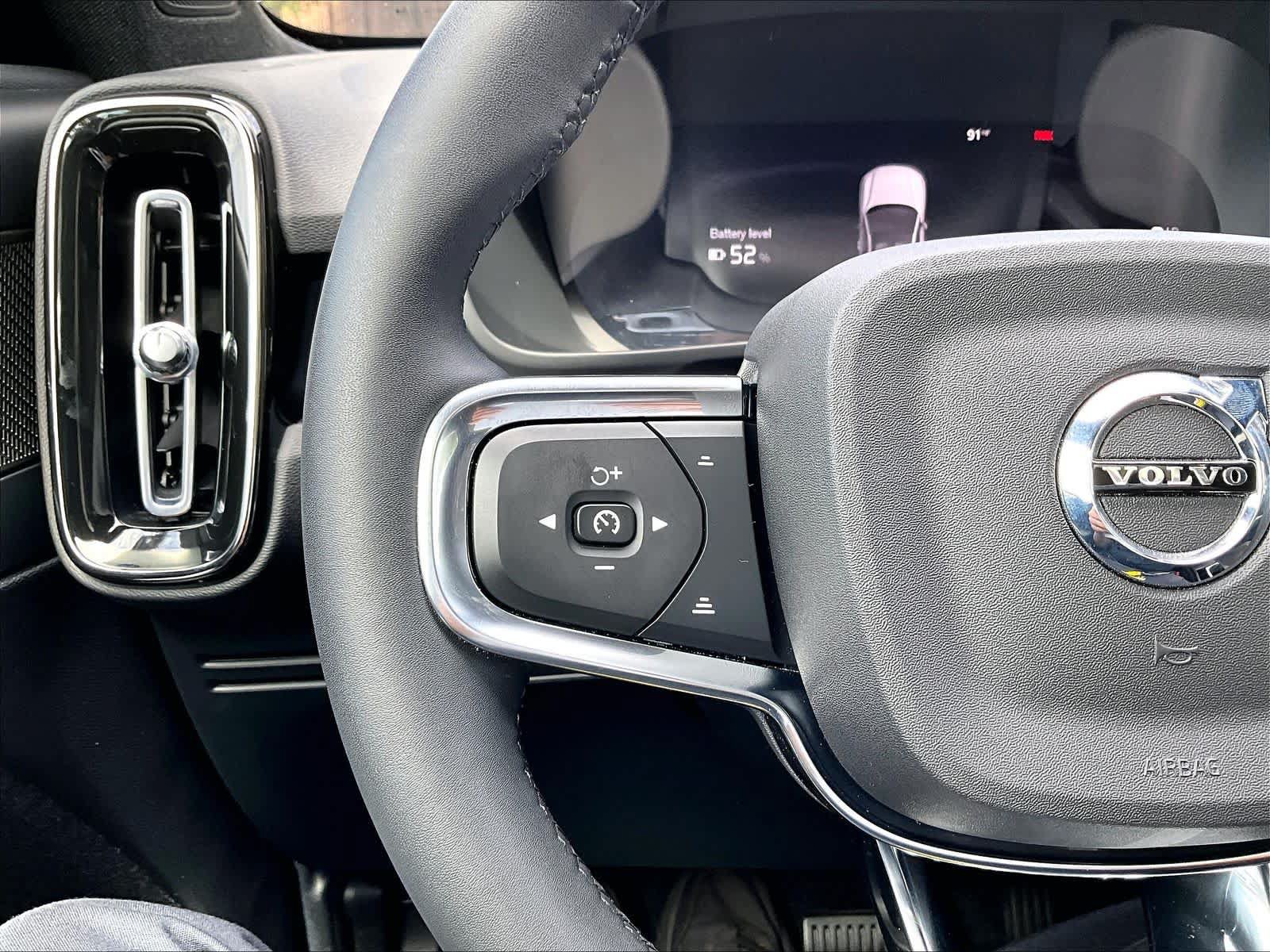 Used 2023 Volvo C40 P8 Recharge Ultimate AWD/4WD image 21