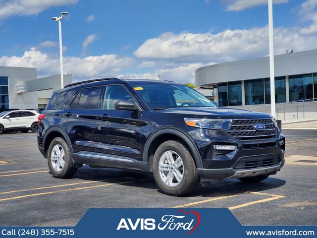Used 2023 Ford Explorer XLT w/ Equipment Group 202A AWD/4WD image 2