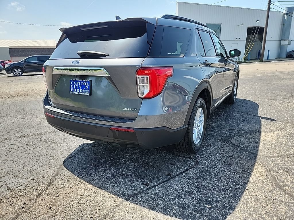 Used 2024 Ford Explorer XLT AWD/4WD image 5