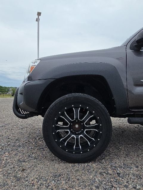 Used 2015 Toyota Tacoma PreRunner w/ Convenience Package RWD image 14
