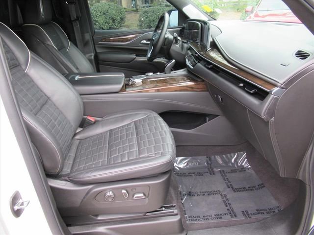 Certified 2024 Cadillac Escalade Sport Platinum w/ LPO, ONYX Package AWD/4WD image 11