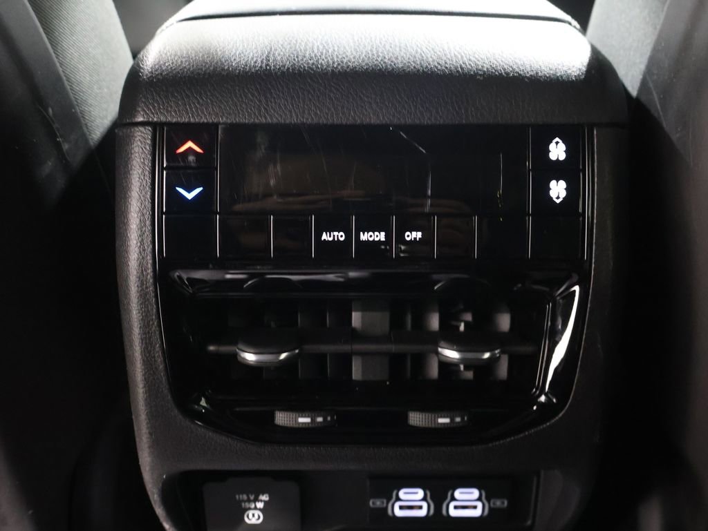 Used 2021 Jeep Grand Cherokee L Laredo image 16