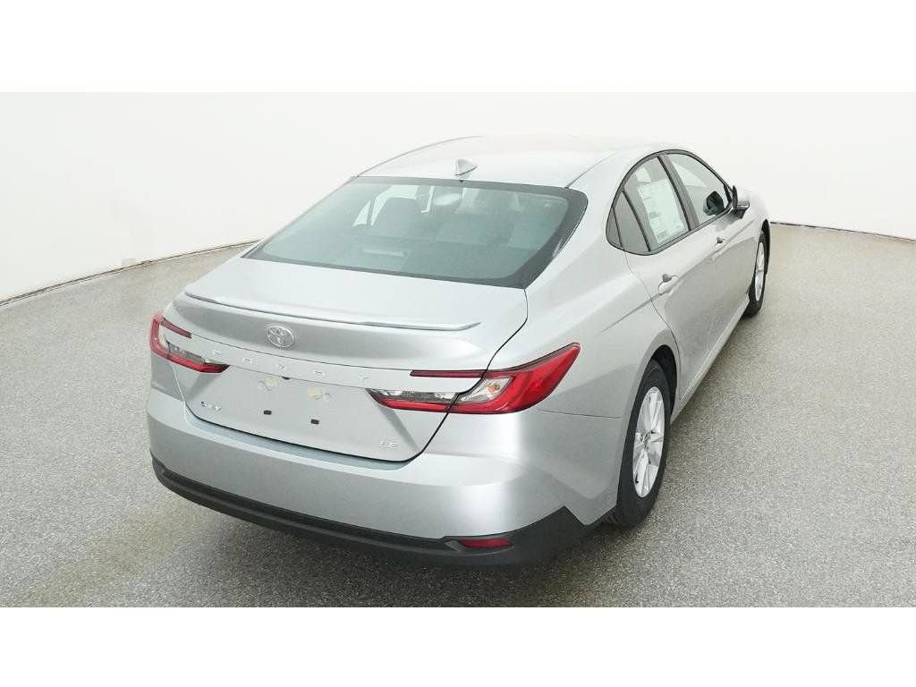 New 2026 Toyota Camry Hybrid FWD image 10