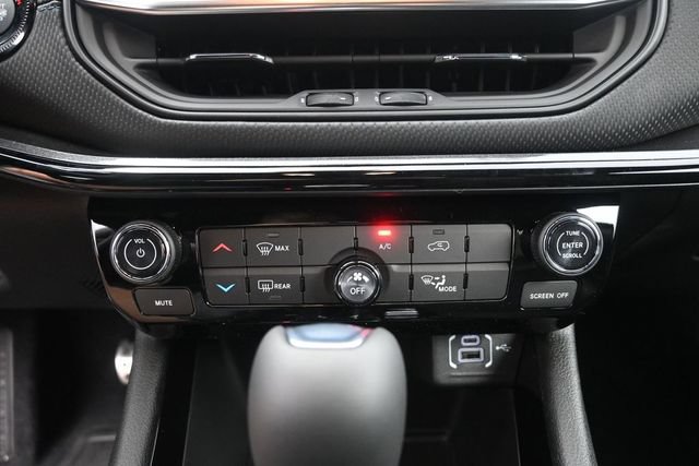 New 2026 Jeep Compass Latitude AWD/4WD image 27