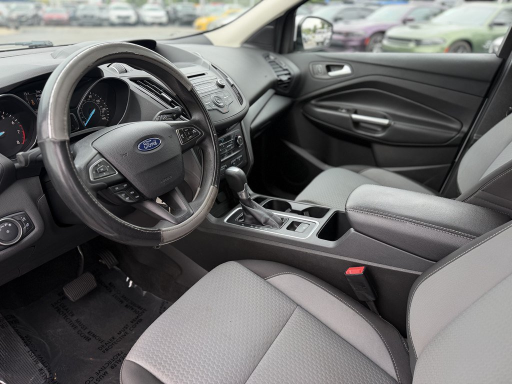 Used 2017 Ford Escape SE FWD image 10