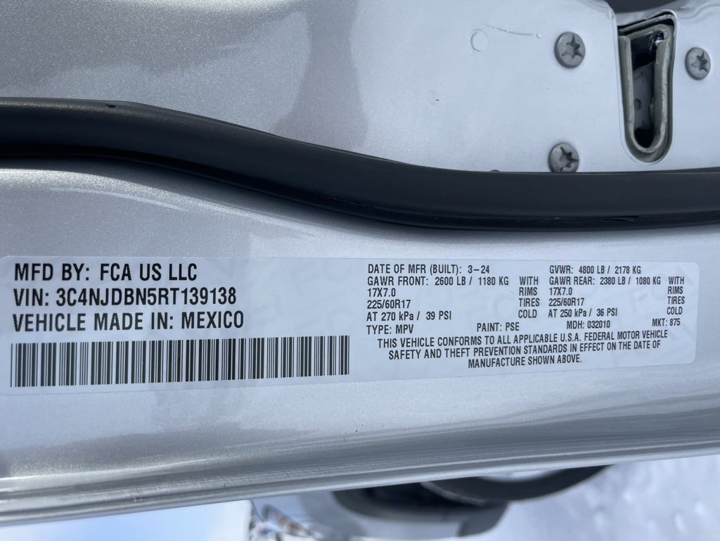 Used 2024 Jeep Compass Latitude image 39