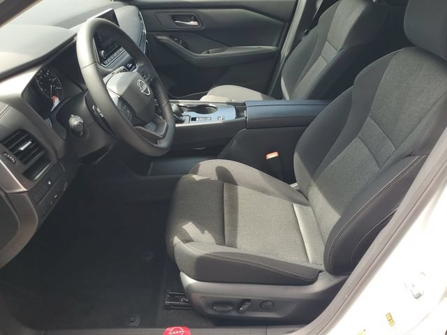 Certified 2026 Nissan Rogue SV FWD image 22