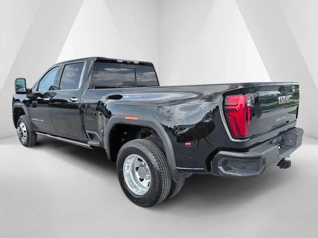 Used 2024 GMC Sierra 3500 Denali w/ Denali Reserve Package AWD/4WD image 5