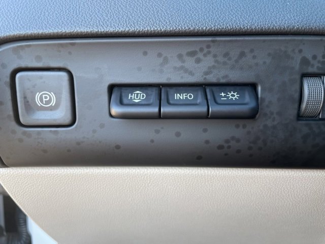 Used 2022 Buick Enclave Avenir image 17