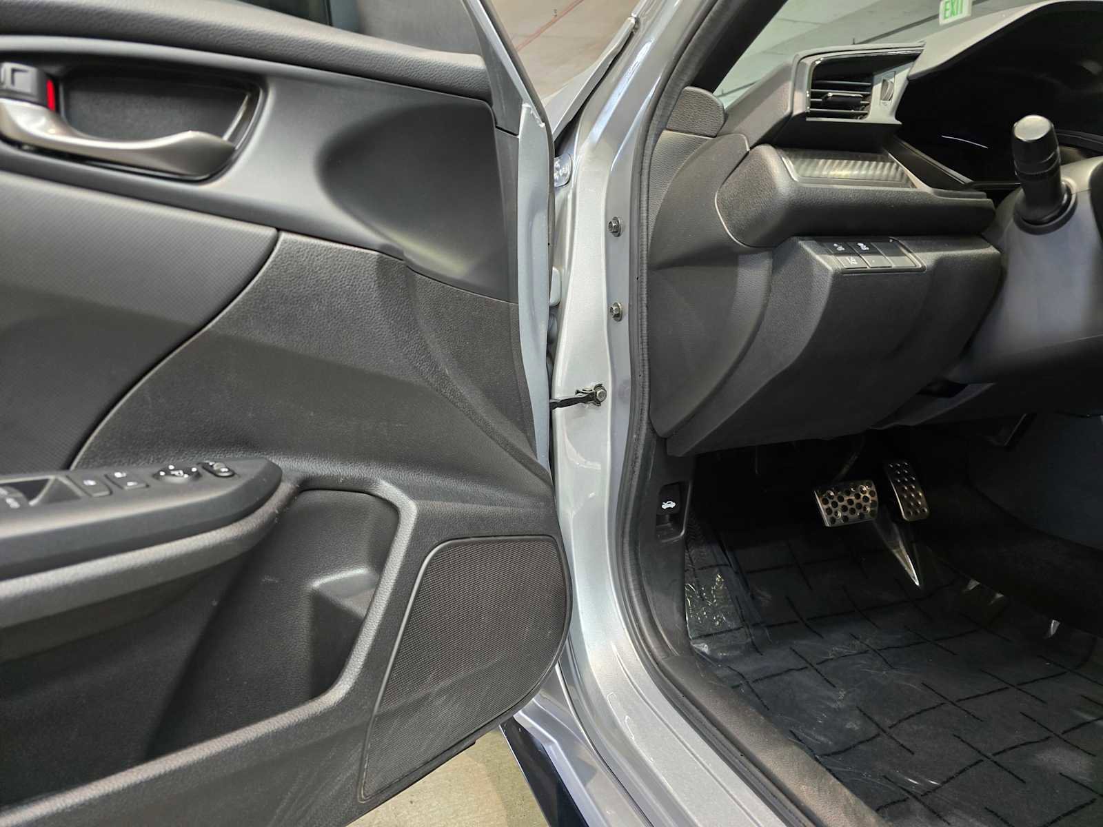 Used 2019 Honda Civic Sport image 22