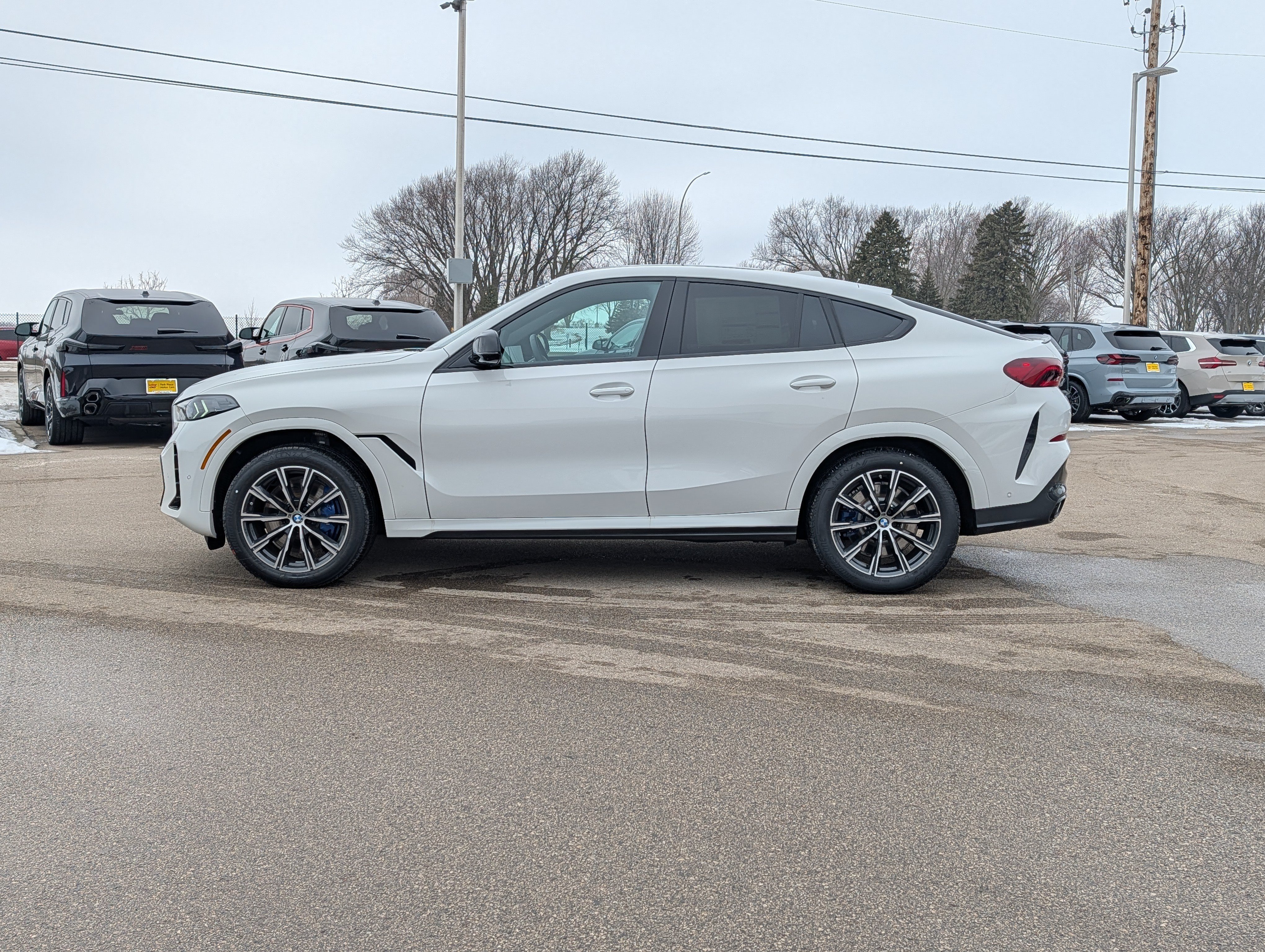 New 2026 BMW X6 M60i AWD/4WD image 3