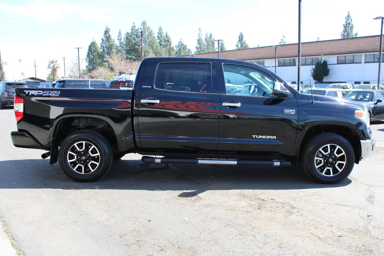 Used 2016 Toyota Tundra Limited w/ Limited Premium Package image 10