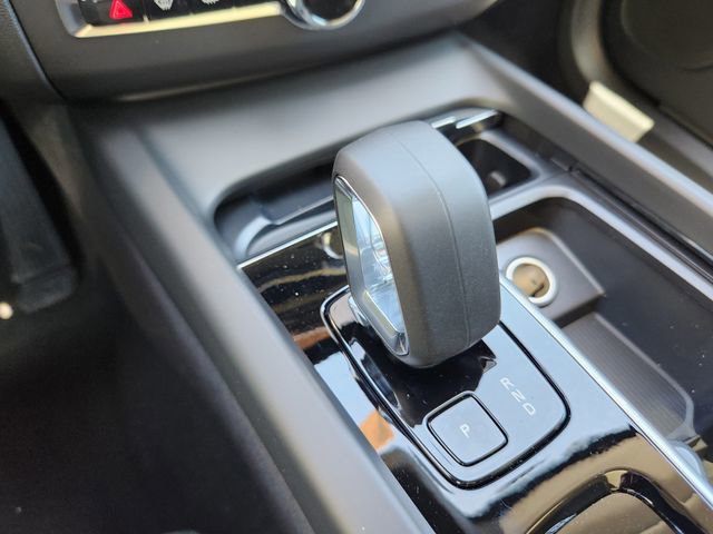 New 2025 Volvo XC60 B5 Core w/ Climate Package image 21