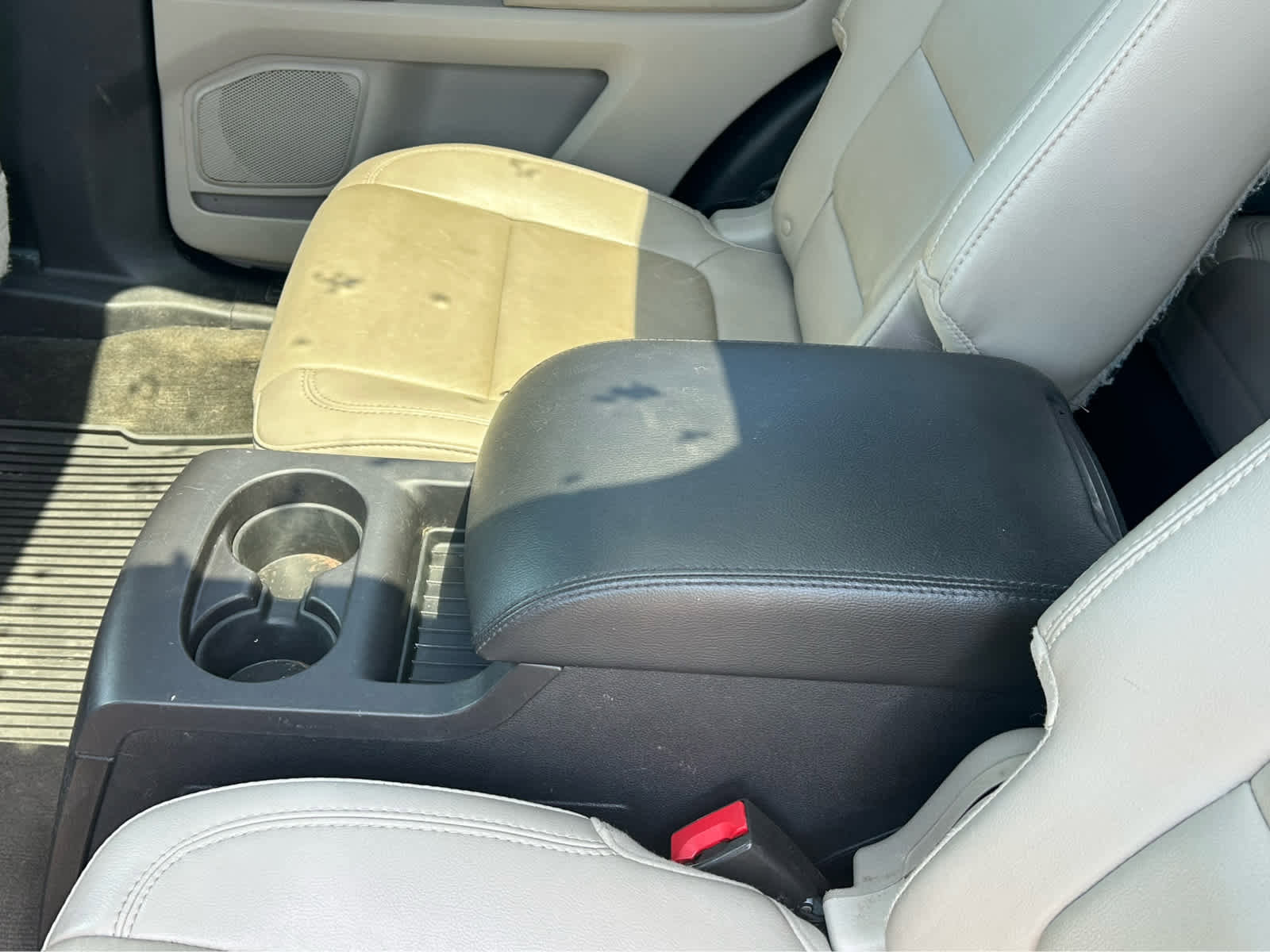Used 2015 Ford Explorer XLT w/ Equipment Group 202A AWD/4WD image 14