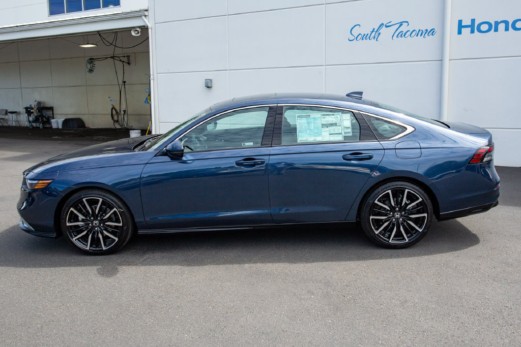 New 2026 Honda Accord Touring image 9