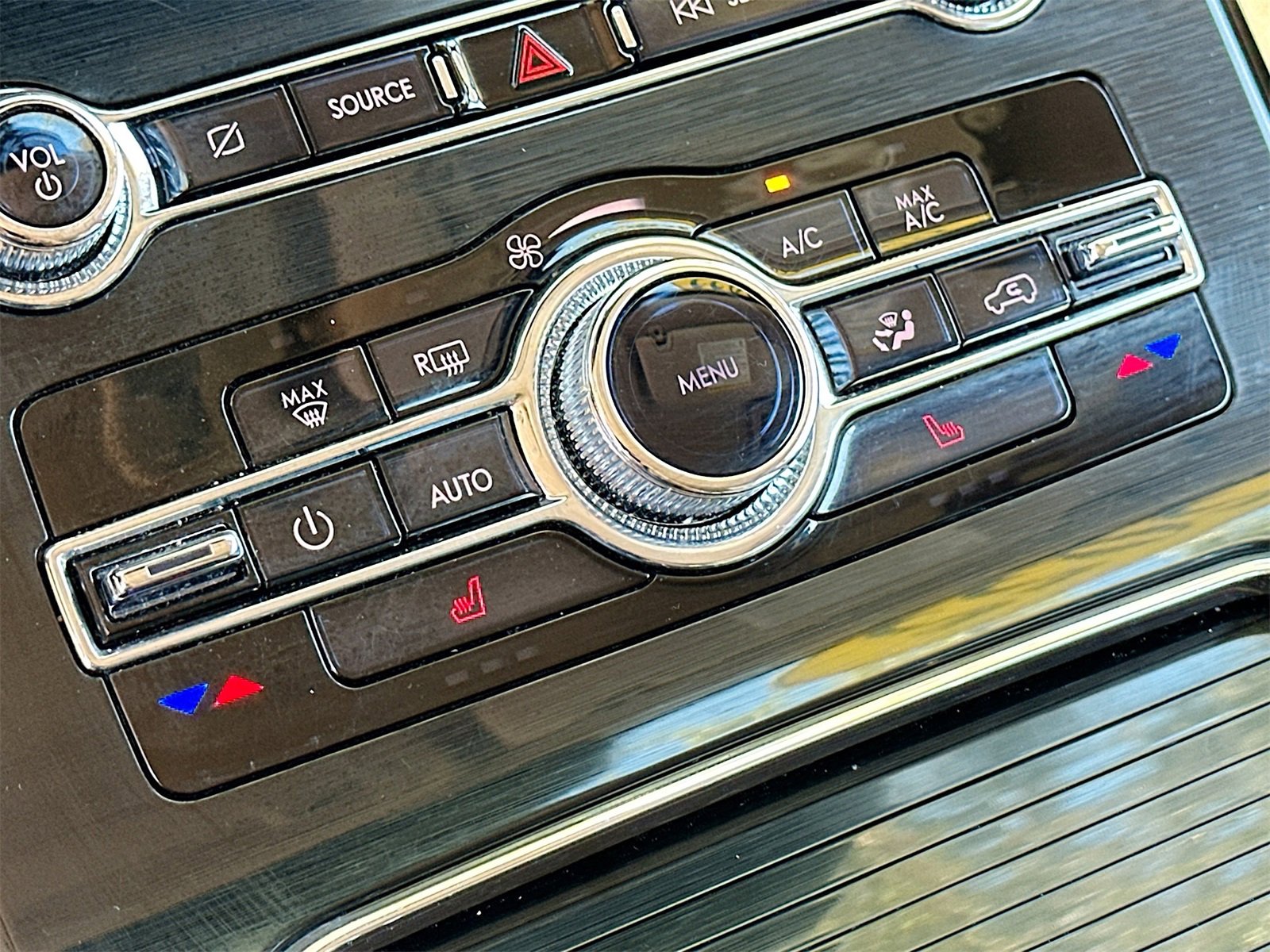 Used 2022 Lincoln Nautilus FWD w/ Premium Package image 20