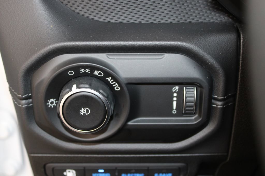 Used 2025 Jeep Wrangler Unlimited Rubicon 4xe w/ Convenience Group image 27