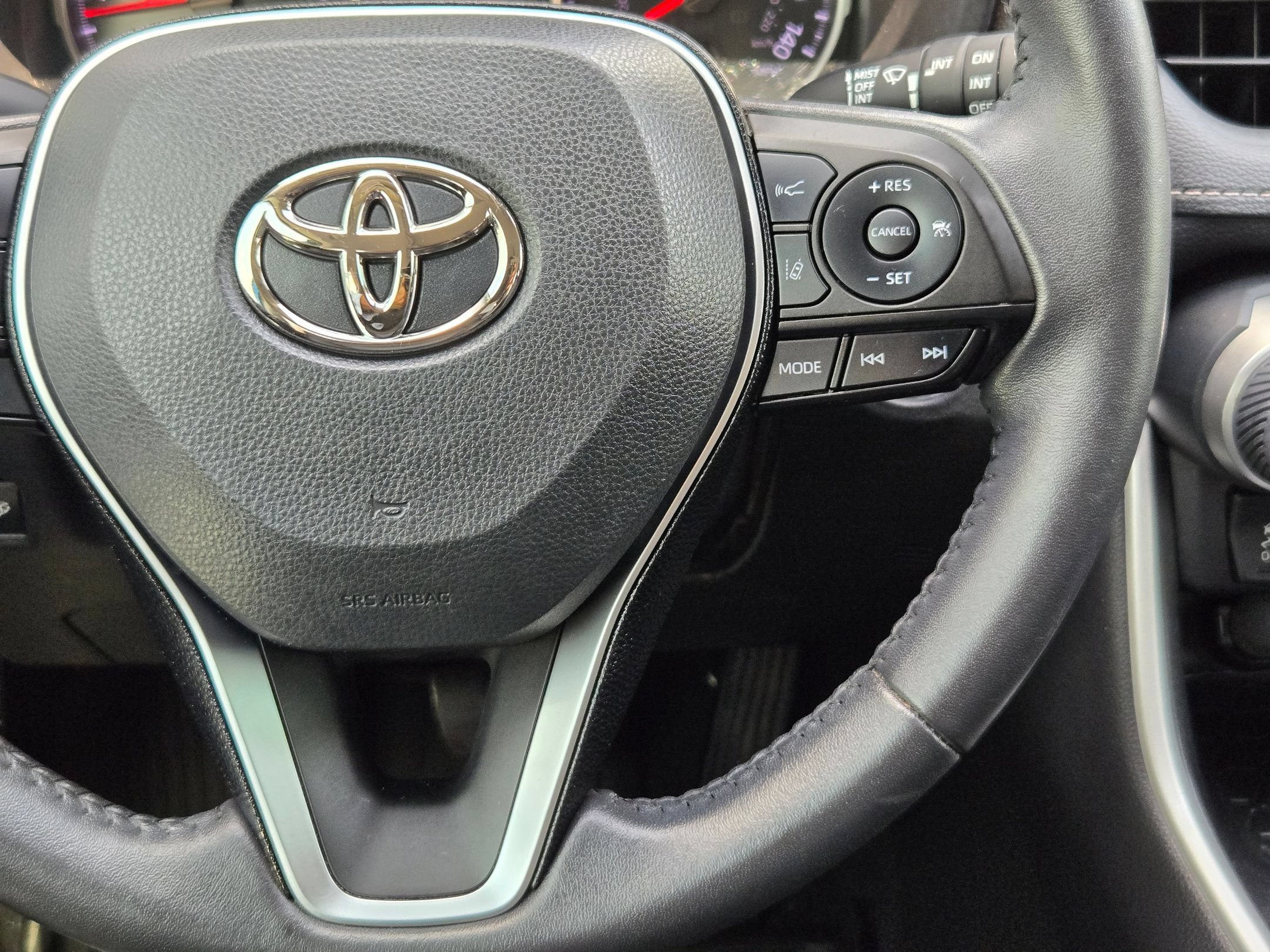Used 2021 Toyota RAV4 XLE Premium FWD image 21