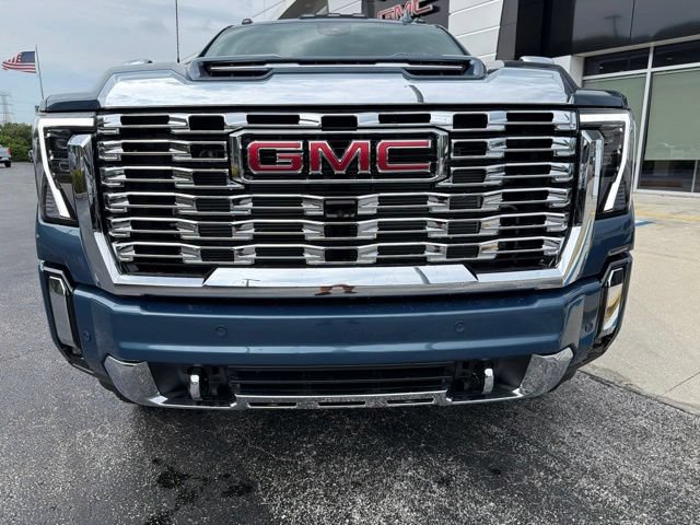 New 2026 GMC Sierra 3500 Denali w/ Denali Reserve Package AWD/4WD image 2
