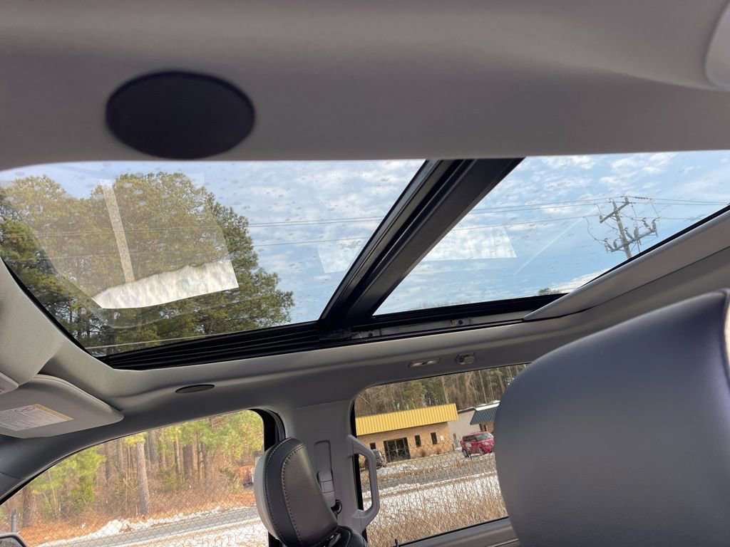 Used 2026 Ford F250 Lariat w/ Tremor Off-Road Package image 20