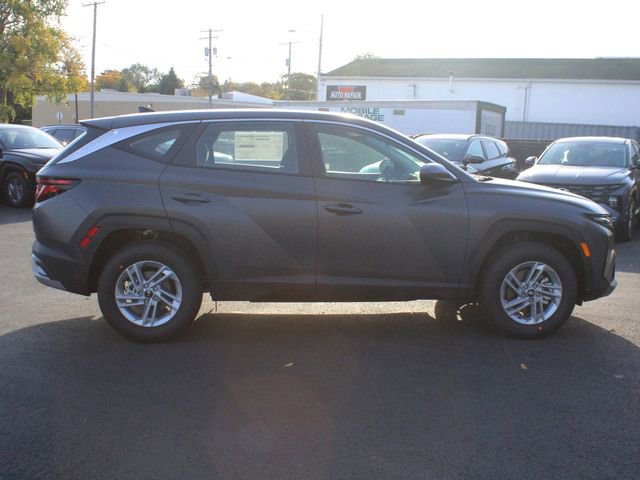 Used 2025 Hyundai Tucson SE AWD/4WD image 8