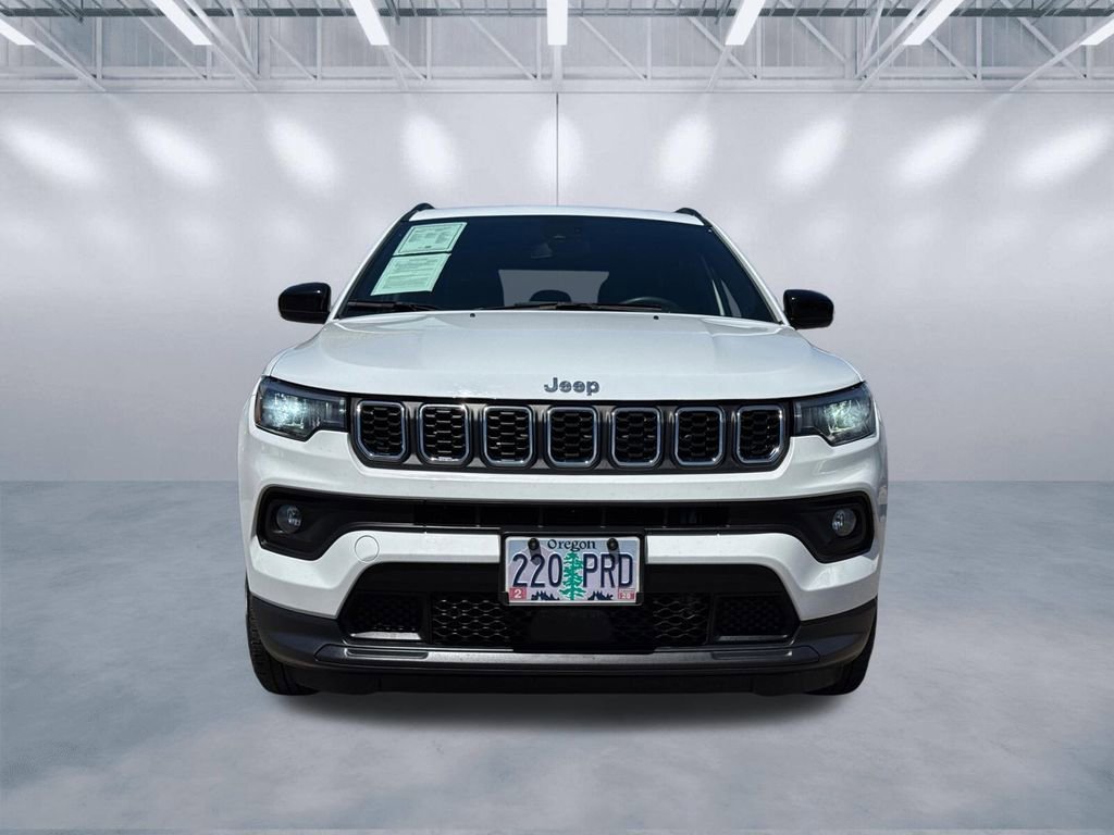 Used 2024 Jeep Compass Latitude AWD/4WD image 2