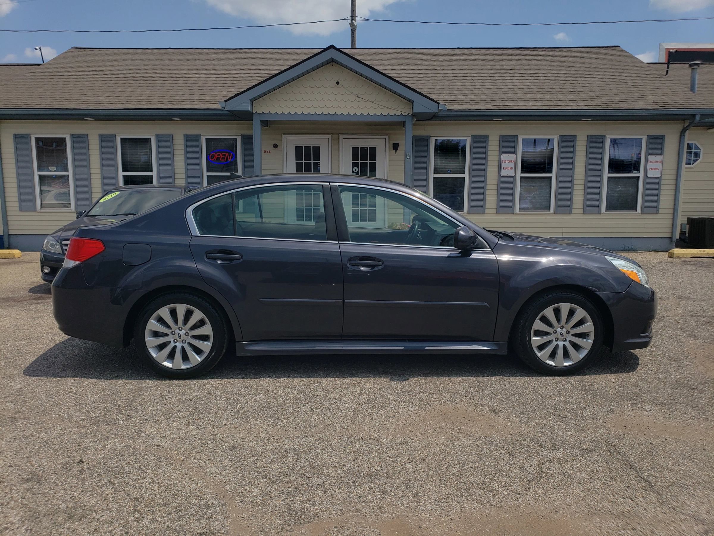 Used 2011 Subaru Legacy 3.6R Limited AWD/4WD image 5