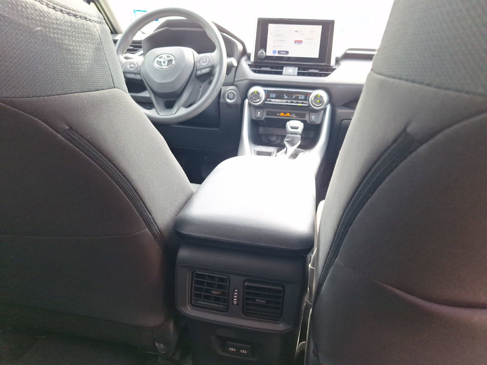 Used 2025 Toyota RAV4 XLE w/ Convenience Package image 32