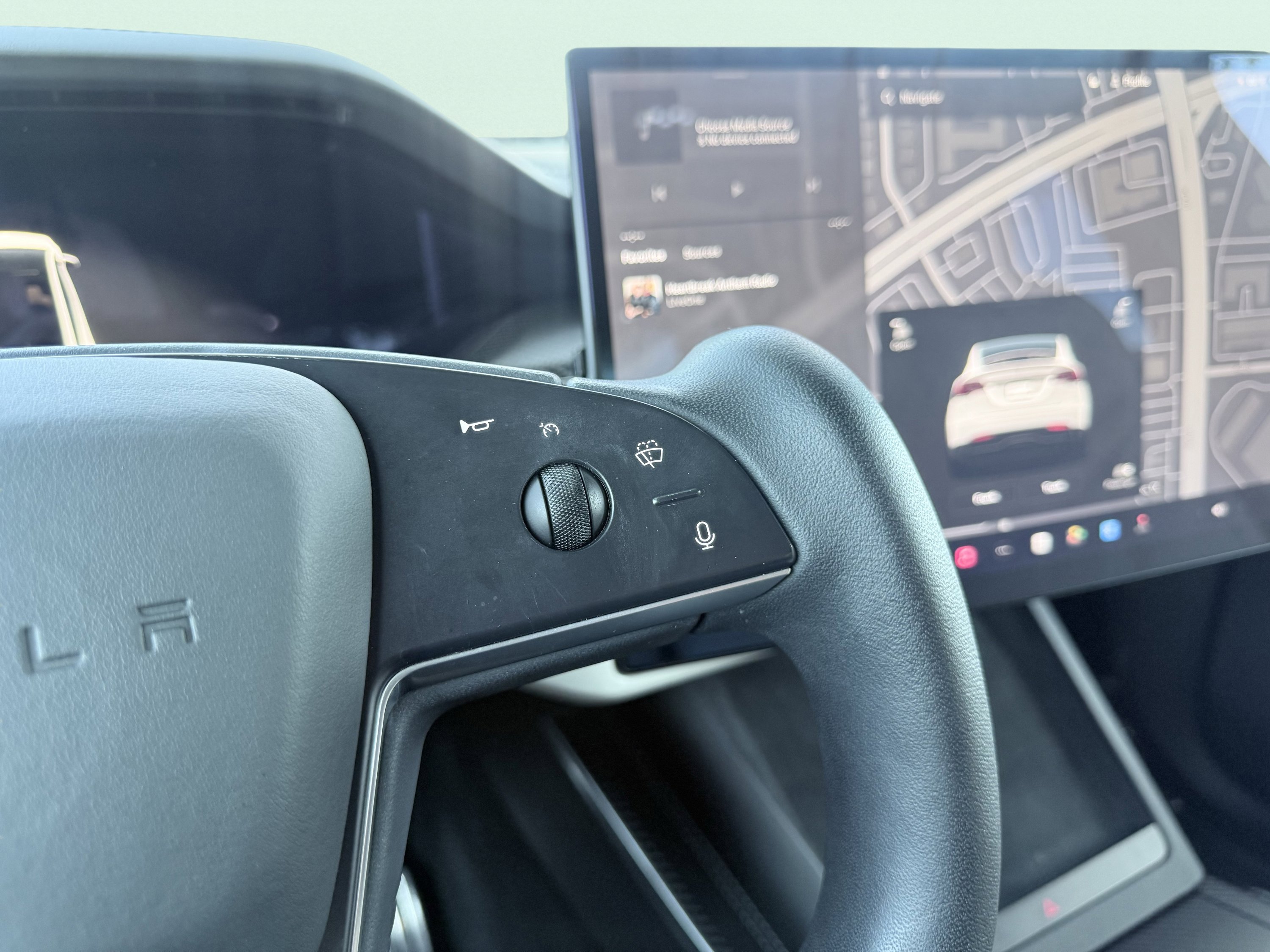 Used 2022 Tesla Model X Plaid image 85