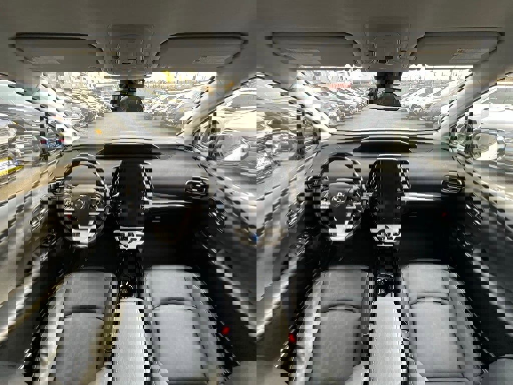 Used 2018 Toyota Prius Prime Plus image 15