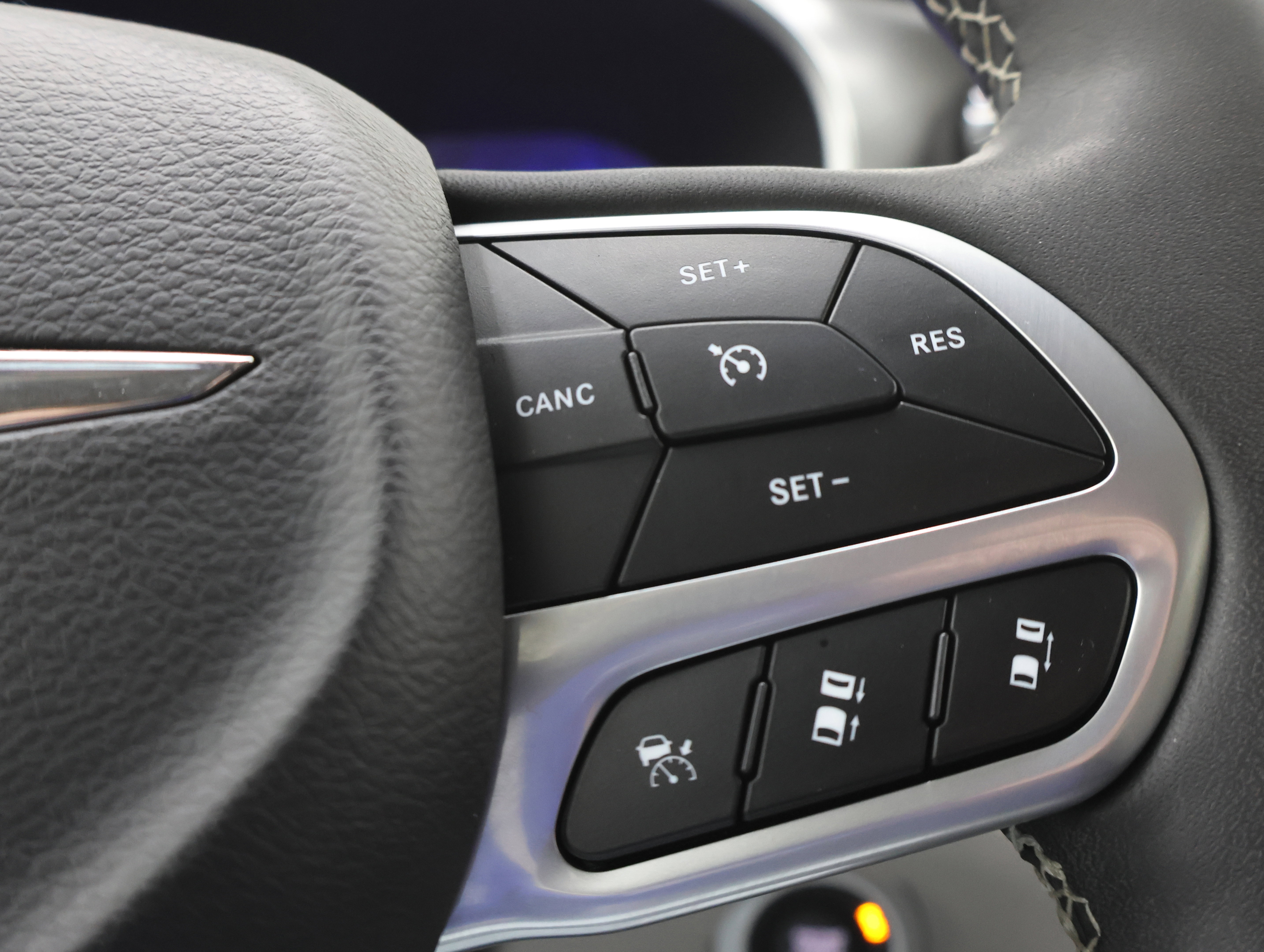 Used 2024 Chrysler Pacifica Touring-L FWD image 15