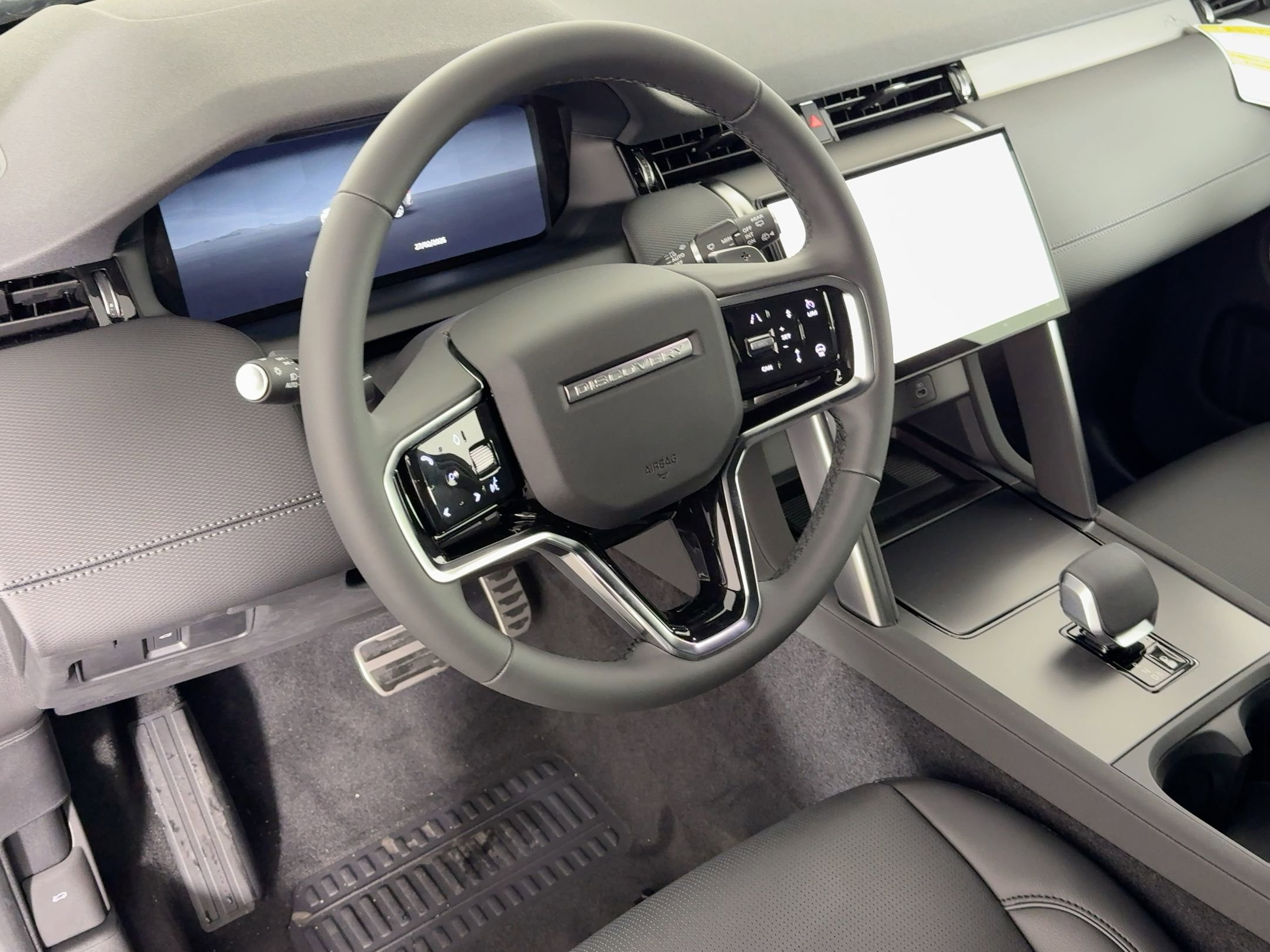 New 2026 Land Rover Discovery Sport Landmark image 4