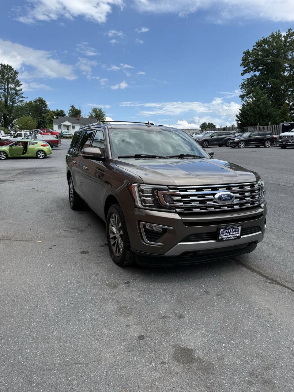 Used 2018 Ford Expedition Max Limited w/ Driver Assistance Package AWD/4WD image 3