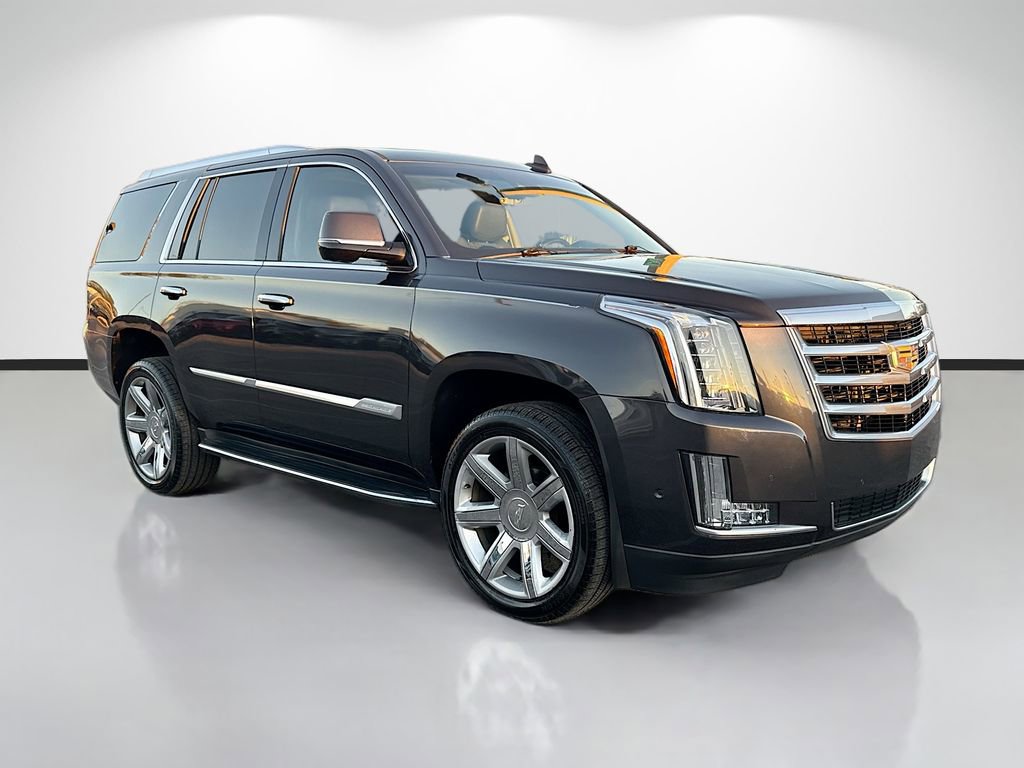 Used 2017 Cadillac Escalade Luxury image 1