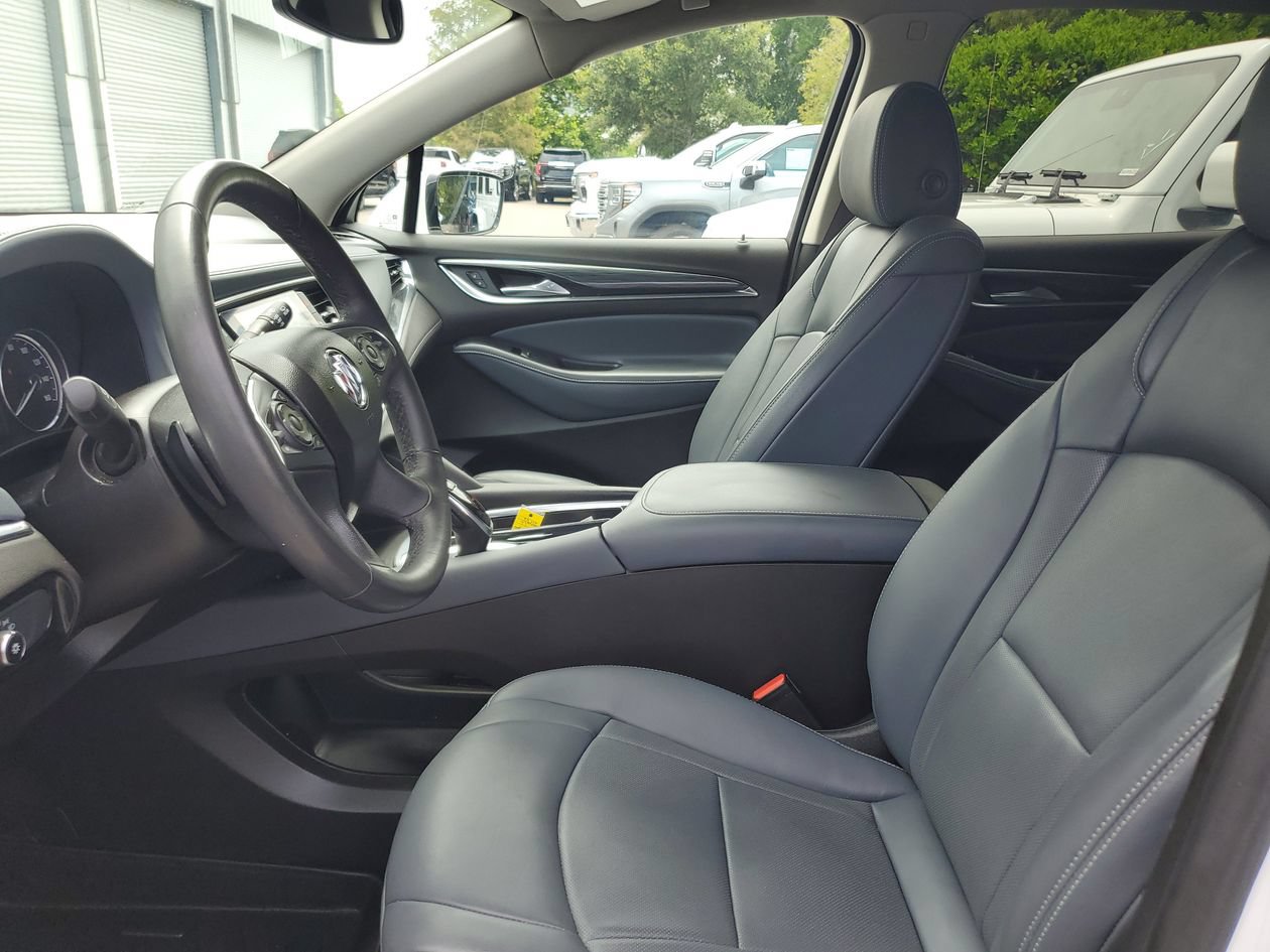 Used 2021 Buick Enclave Essence FWD image 17