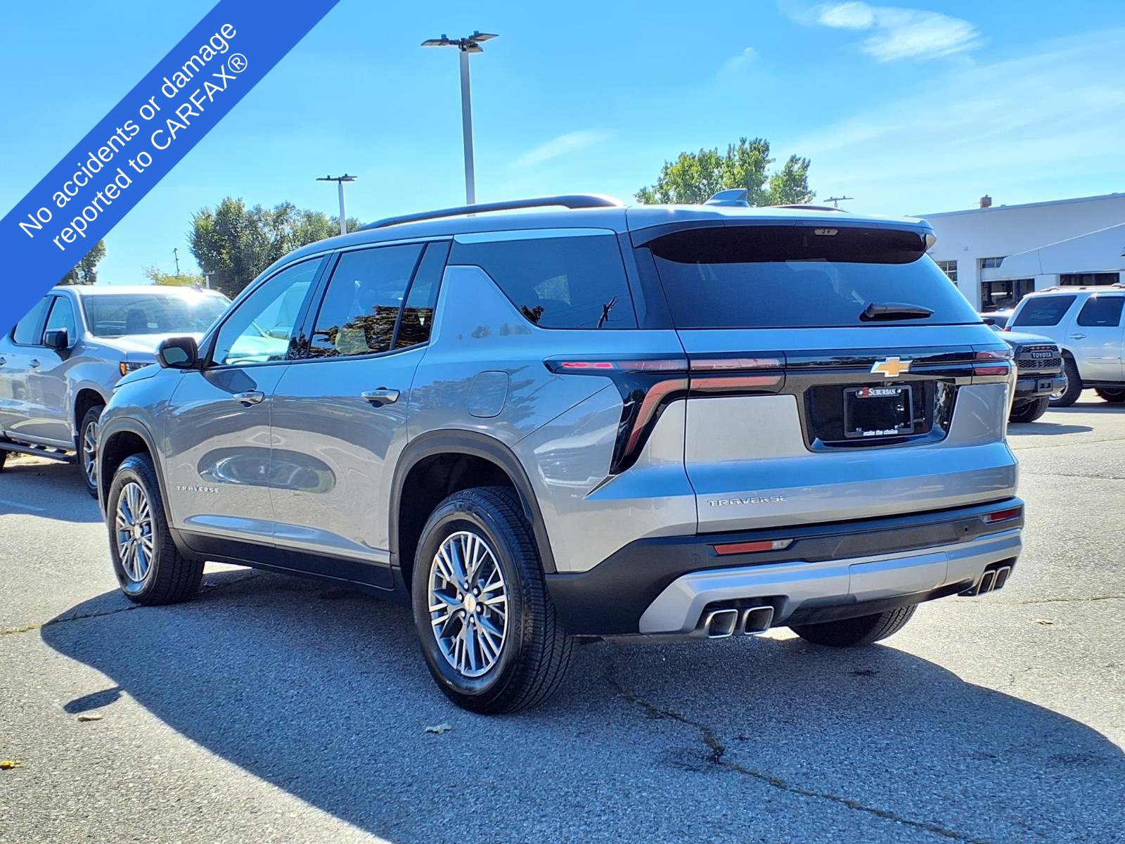 Used 2026 Chevrolet Traverse LT w/ Driver Confidence Package FWD image 8