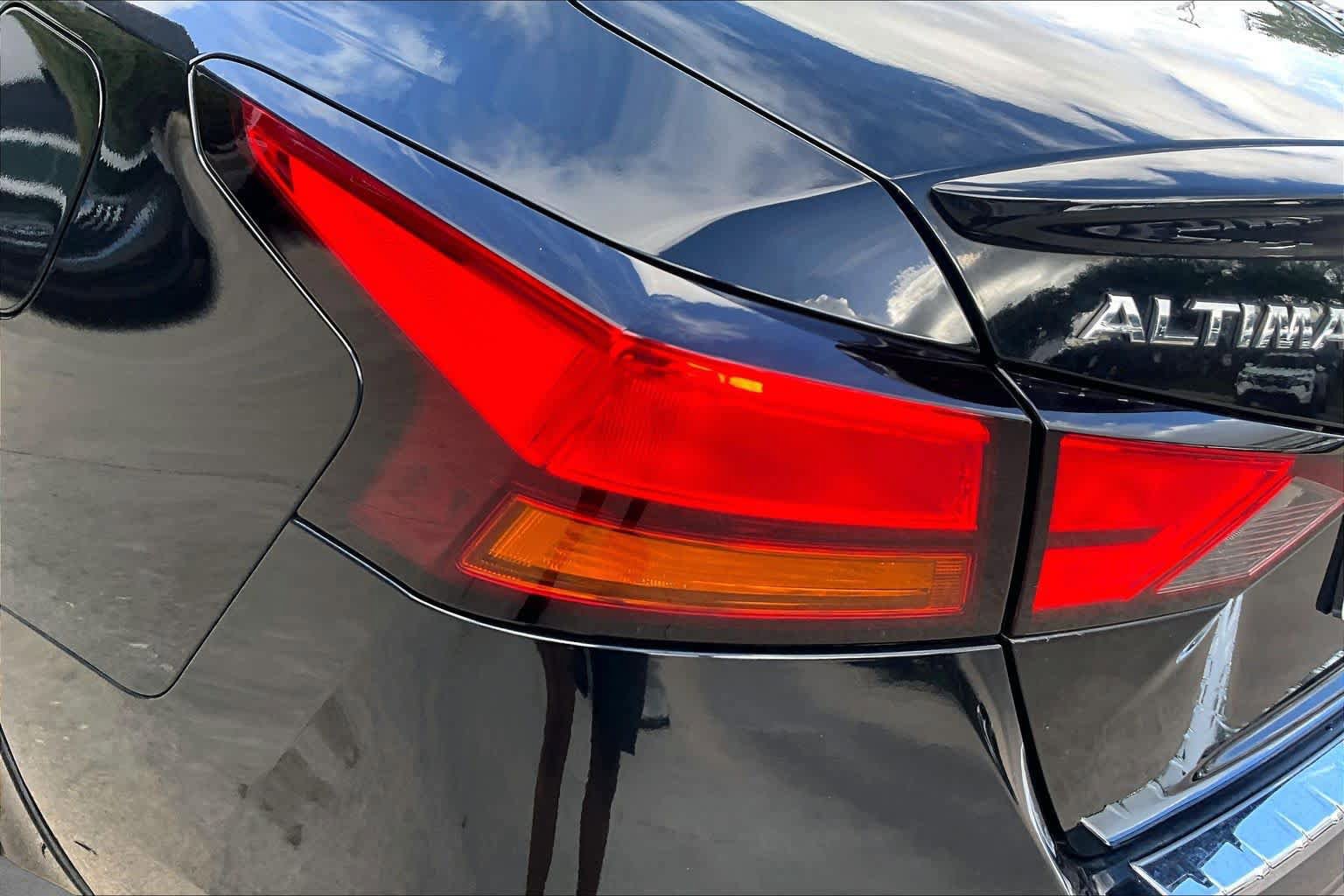 Certified 2021 Nissan Altima 2.5 SR FWD image 28