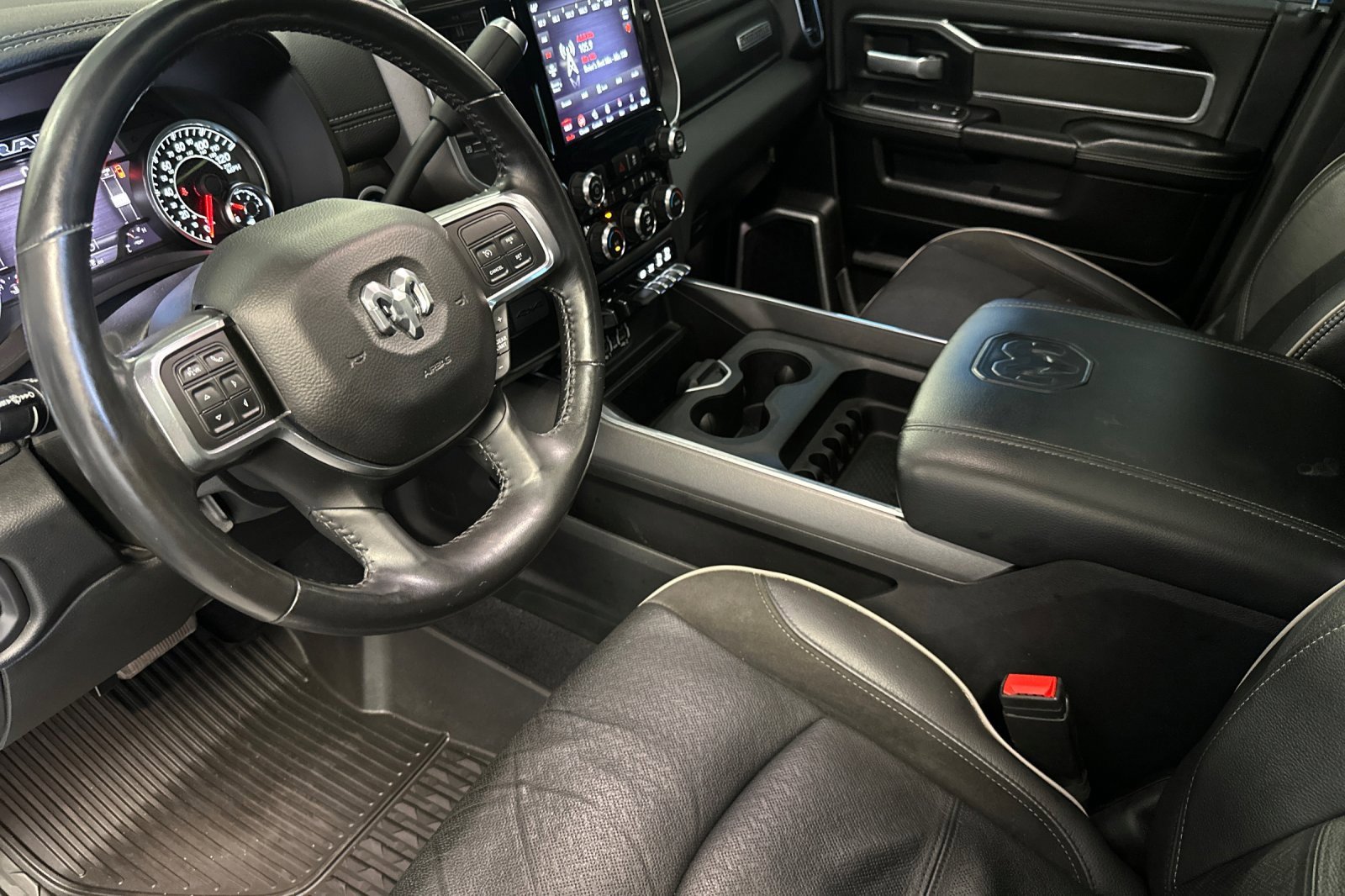 Used 2020 RAM 3500 Laramie image 11