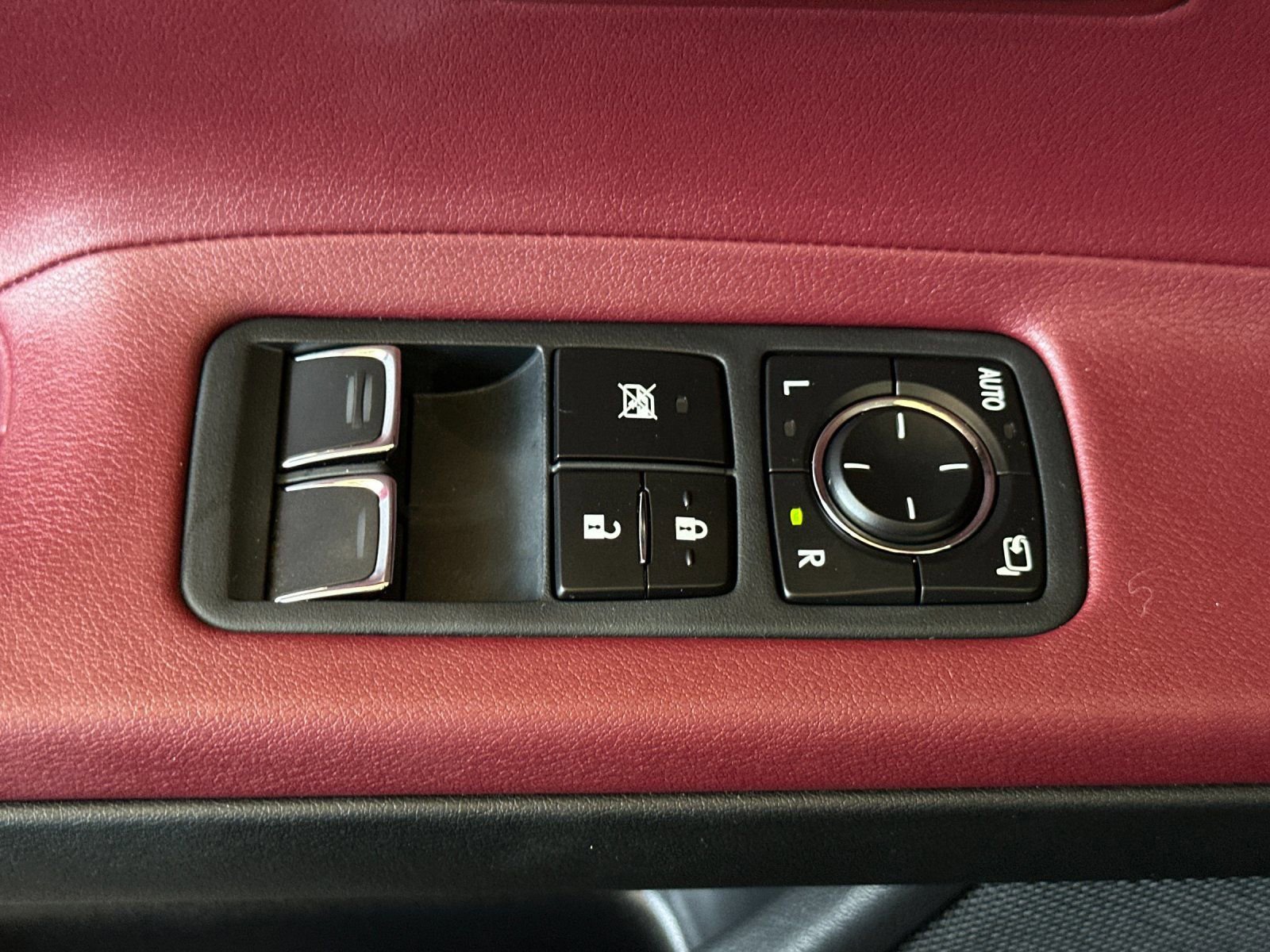 Used 2019 Lexus LC 500 Coupe w/ Performance Package RWD image 12