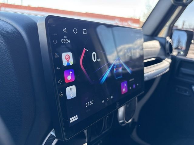 Used 2016 Jeep Wrangler Unlimited Sahara w/ Connectivity Group image 29