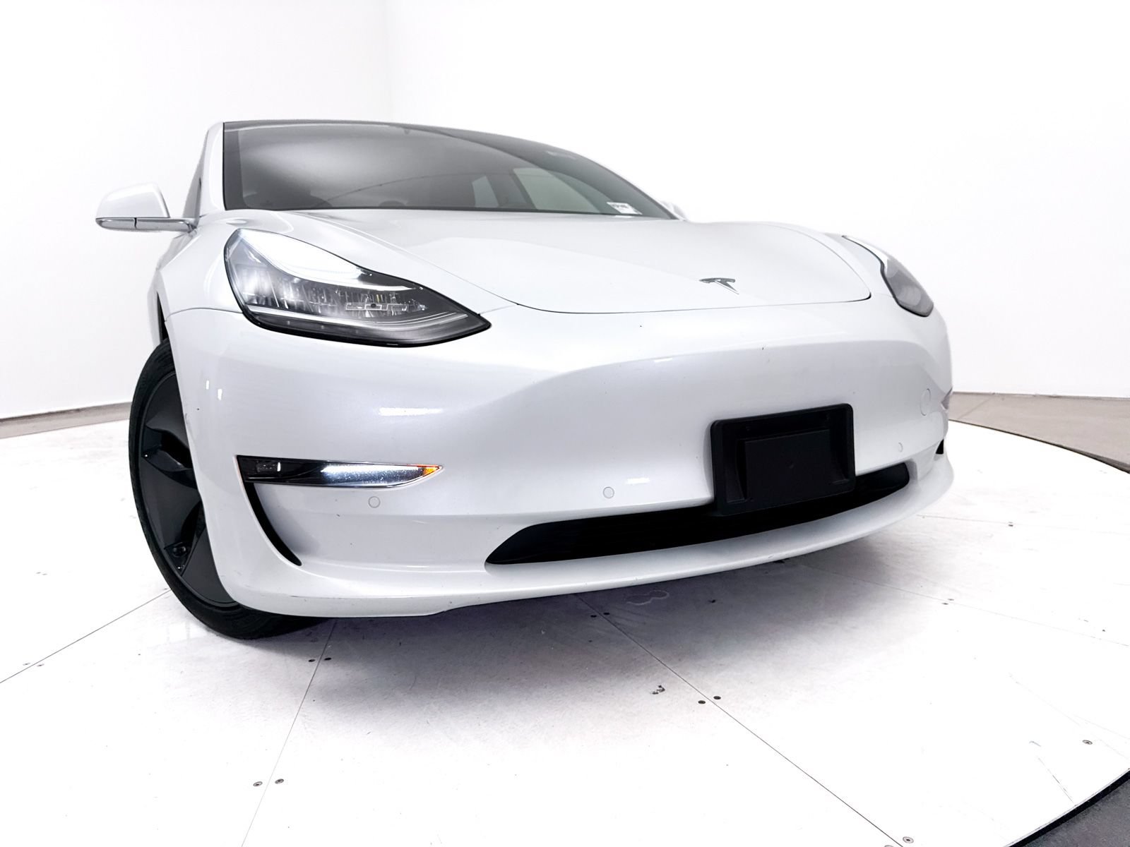 Used 2018 Tesla Model 3 Long Range RWD image 7