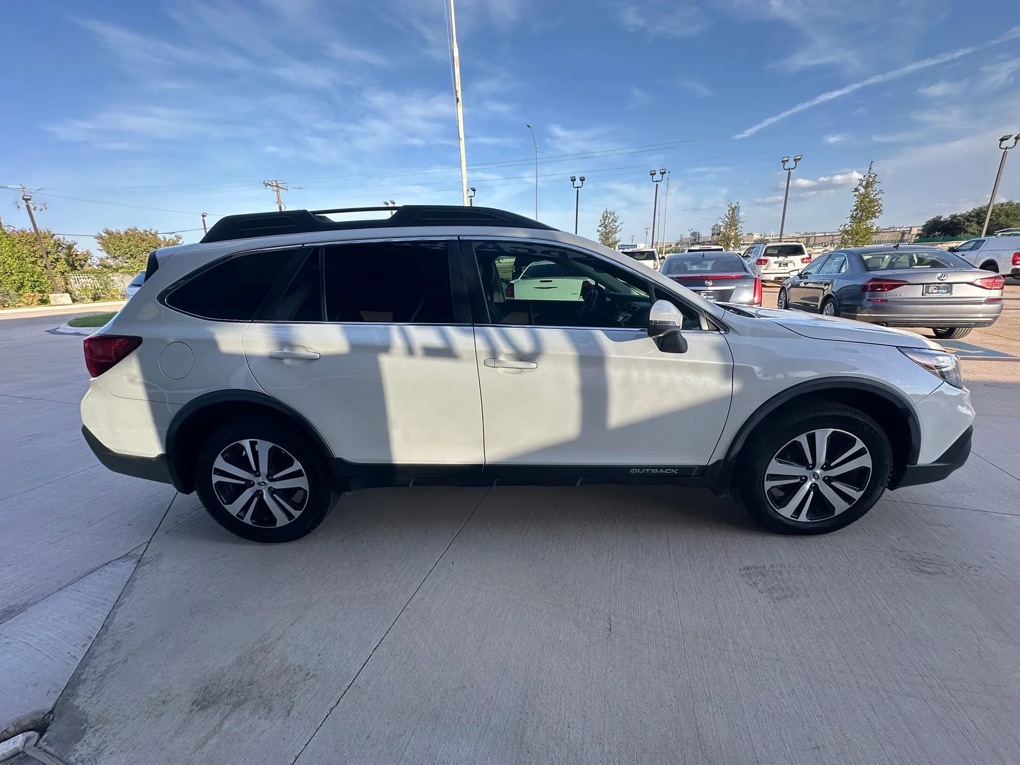 Used 2018 Subaru Outback 3.6R Limited AWD/4WD image 6