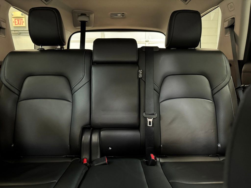 Used 2025 Nissan Pathfinder SL AWD/4WD image 13