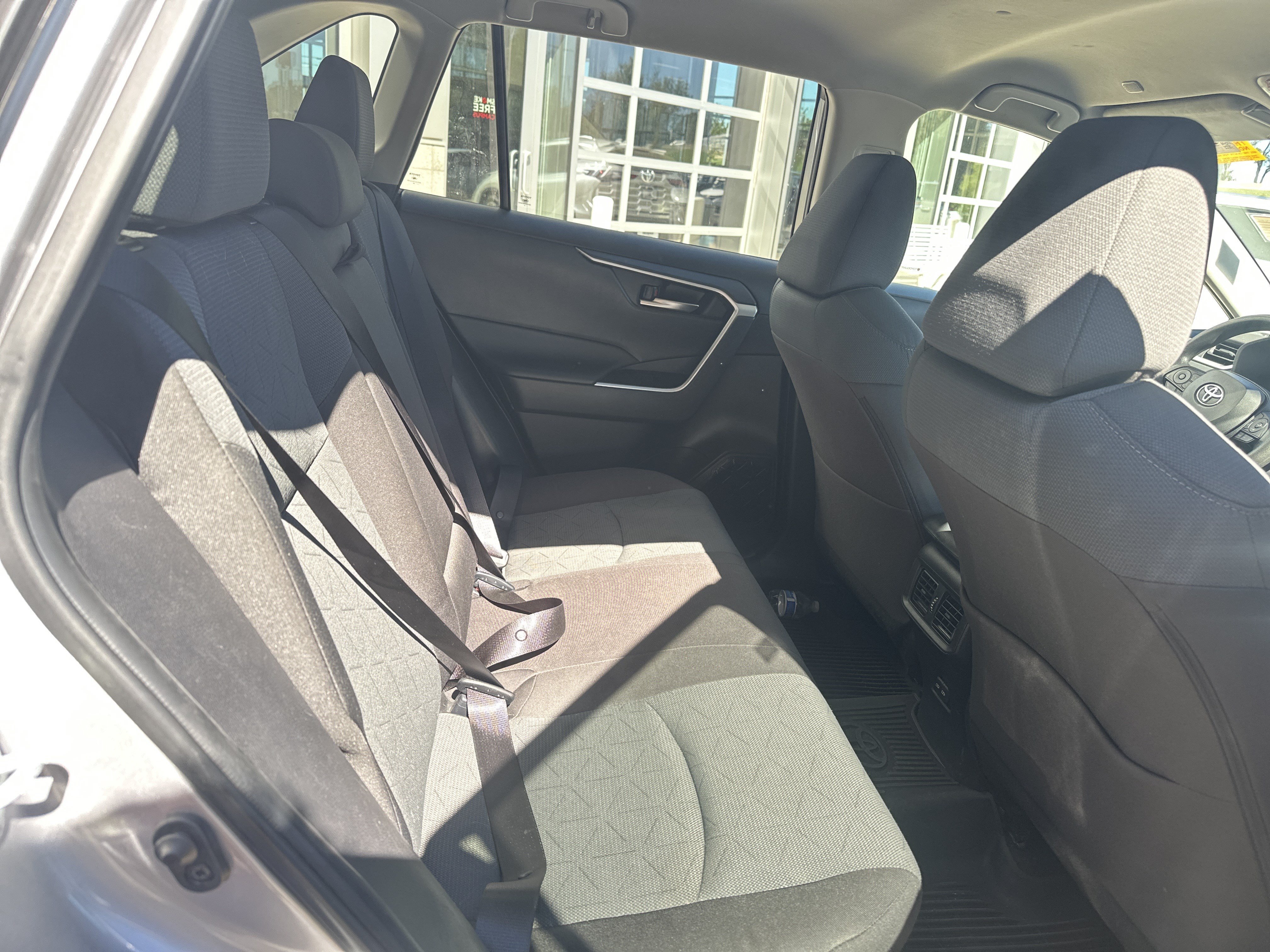 Used 2025 Toyota RAV4 XLE AWD/4WD image 22