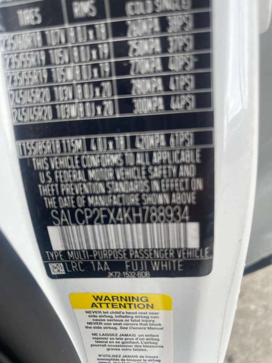 Used 2019 Land Rover Discovery Sport SE image 21